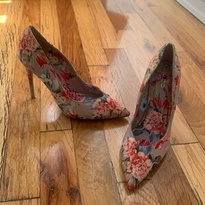 Floral Print Pink & Blue Aldo Stiletto Heels / Size 6 - 6.5 / like new!